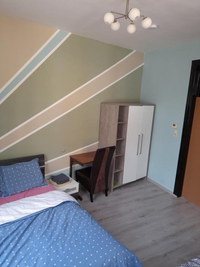 Large Room In House W Shared Kitchen & Bathroom W Free Parking Bluecard Antwerpen Kültér fotó